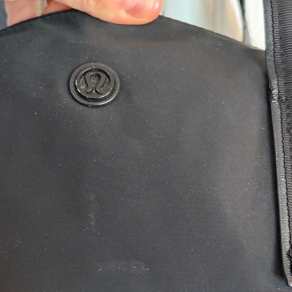 Lululemon Go getter duffle bag - Picture 4 of 14
